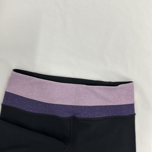 LULULEMON Groove Reversible Crop Size 4 - Picture 3 of 5